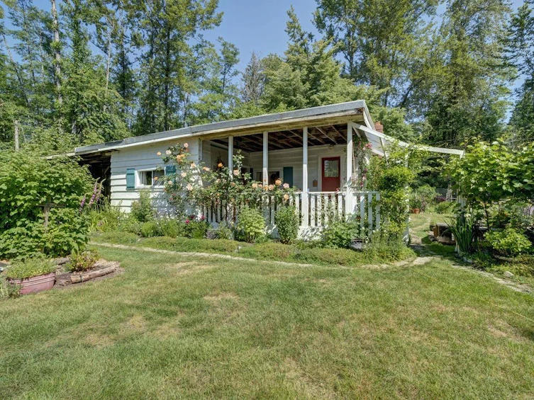 947 North Road, Gibsons, BC, V0N 1V7 - 3