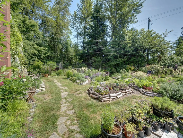 947 North Road, Gibsons, BC, V0N 1V7 - 23