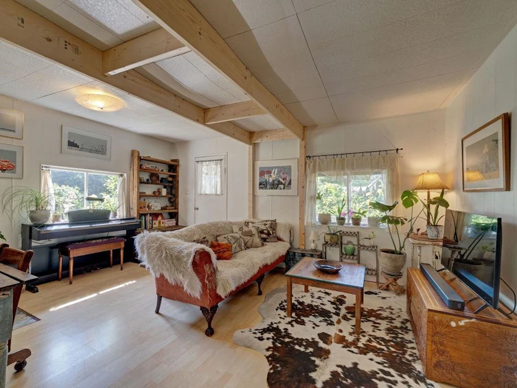 947 North Road, Gibsons, BC, V0N 1V7 - 8