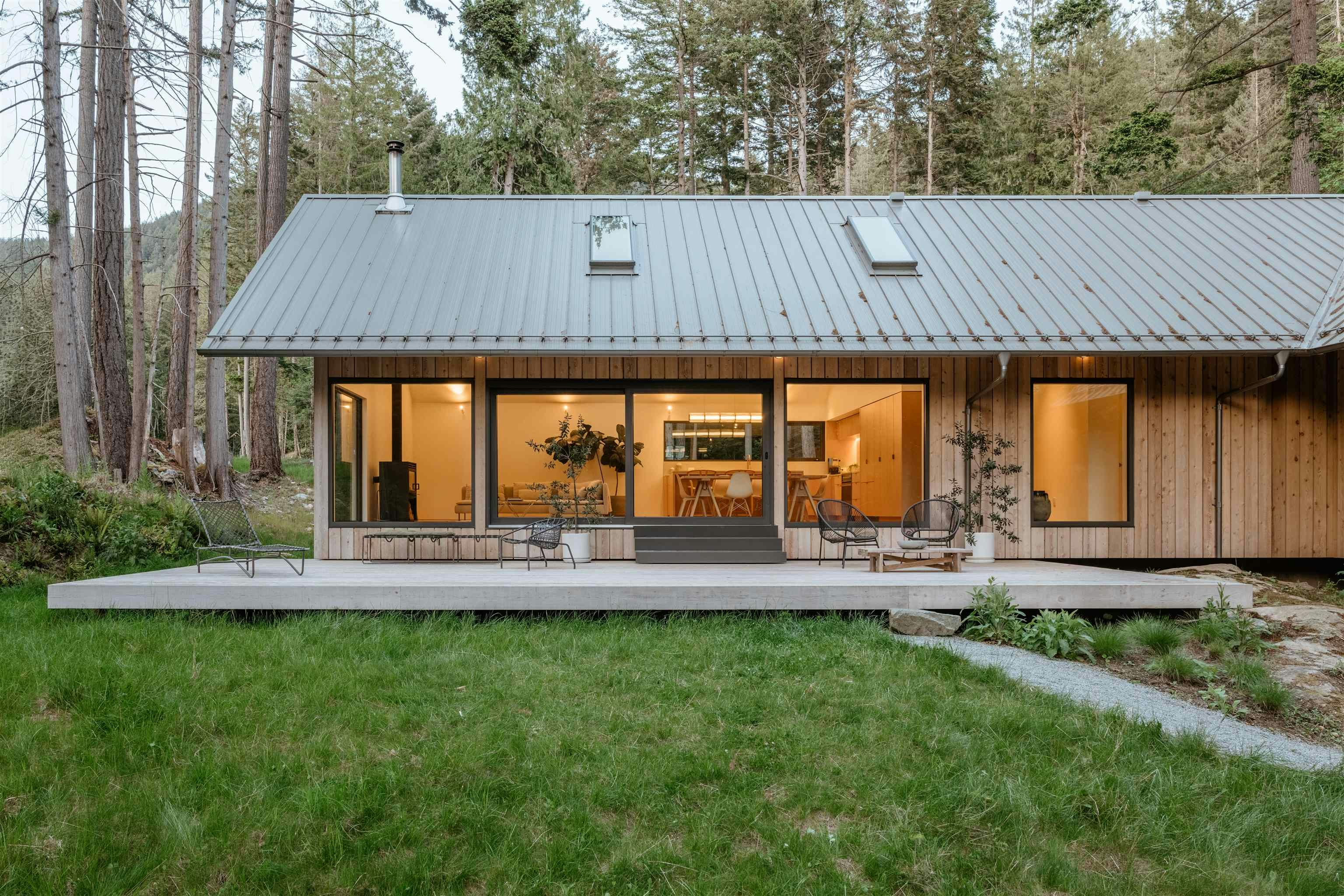 1616 Joan Audrey Lane, Bowen Island, BC, V0N 1G2