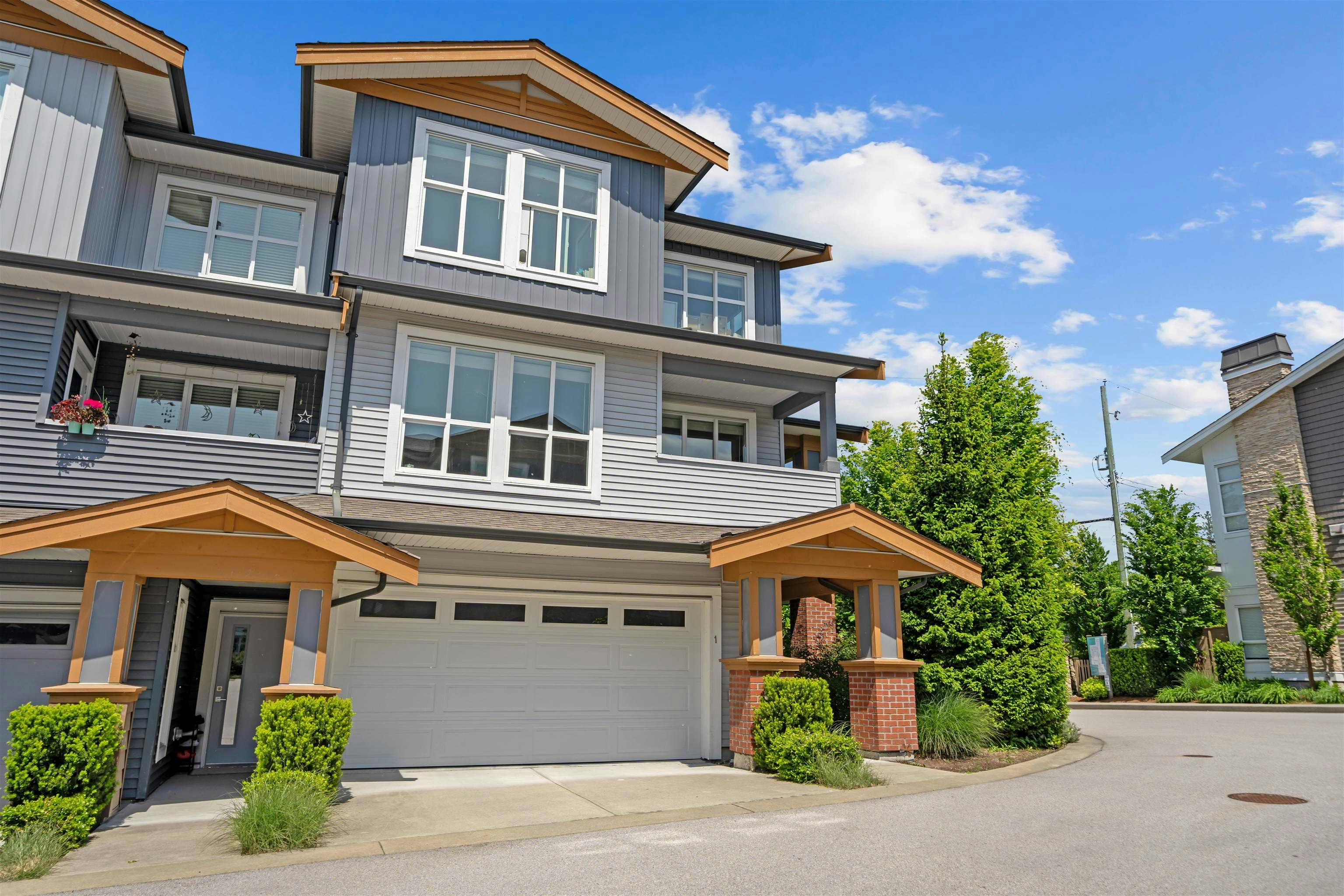 1-24086 104 Avenue, Maple Ridge, BC, V2W 1J2 - 2