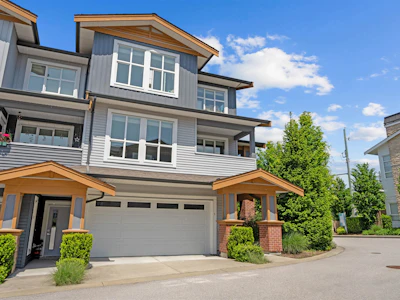 1-24086 104 Avenue - 2