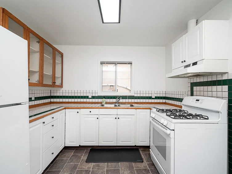 2948 Grant Street, Vancouver, BC, V5K 3E7 - 12