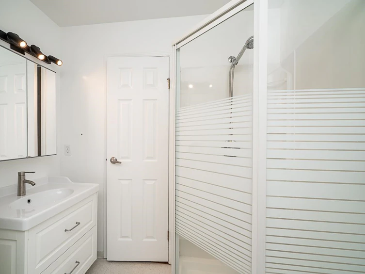 2948 Grant Street, Vancouver, BC, V5K 3E7 - 18