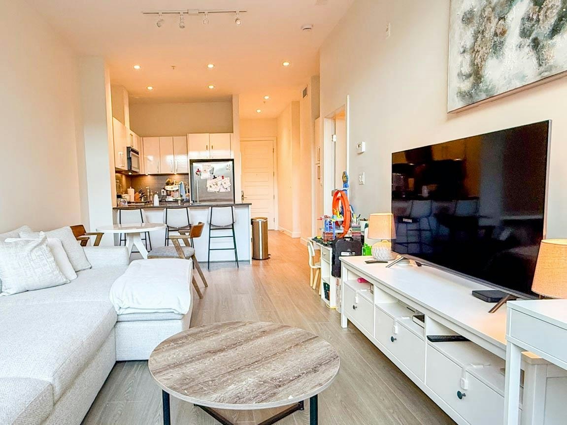 103-105 W 2nd Street, North Vancouver, BC, V7M 0E3 - 6