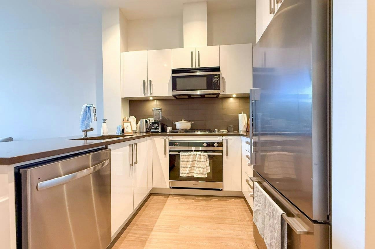 103-105 W 2nd Street, North Vancouver, BC, V7M 0E3 - 2