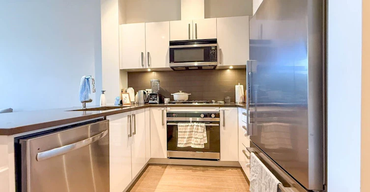 103-105 W 2nd Street, North Vancouver, BC, V7M 0E3 - 2