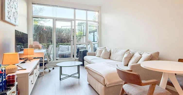 103-105 W 2nd Street, North Vancouver, BC, V7M 0E3