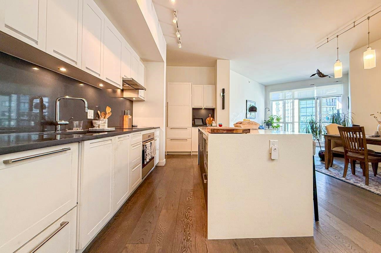 503-105 W 2nd Street, North Vancouver, BC, V7M 0E3 - 2