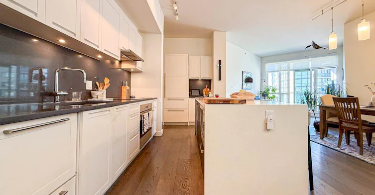 503-105 W 2nd Street, North Vancouver, BC, V7M 0E3 - 2