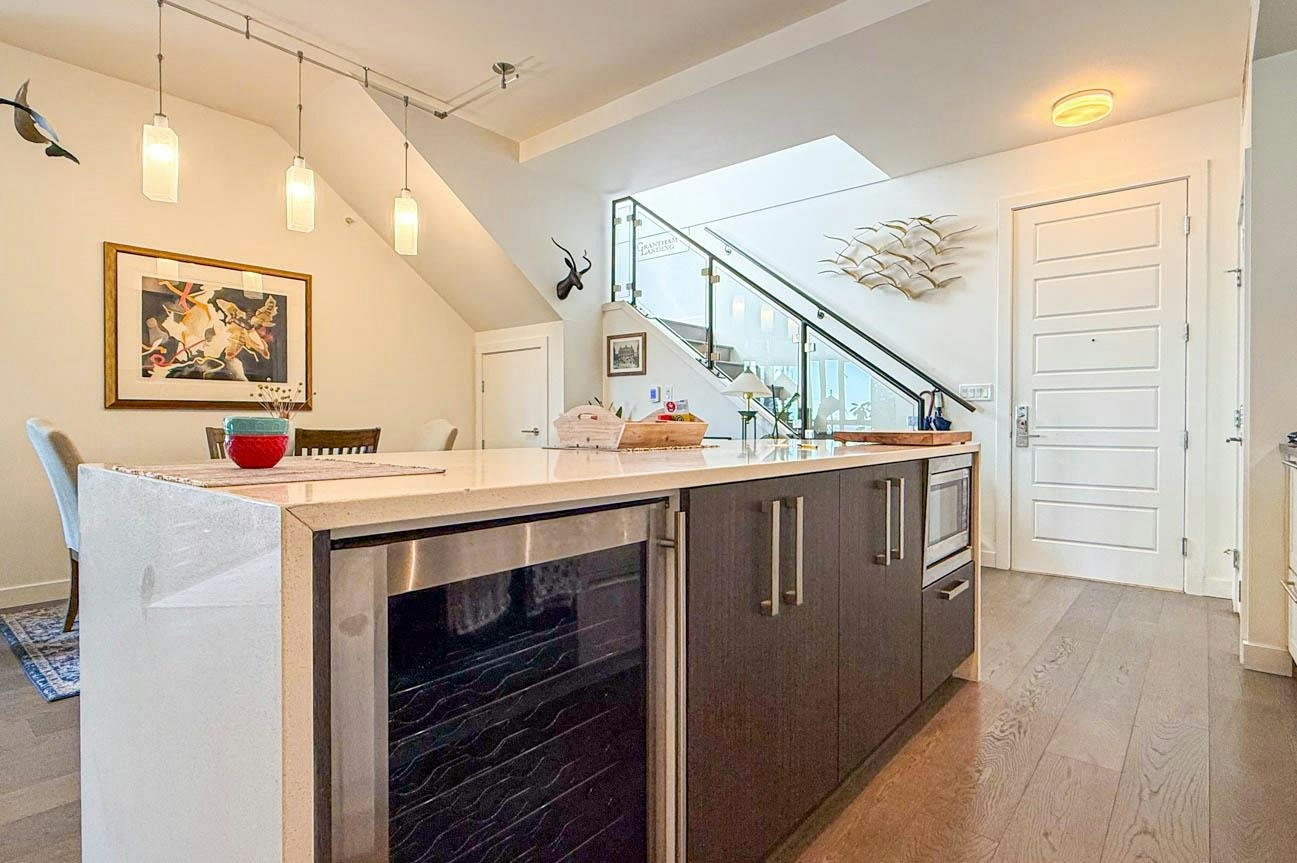 503-105 W 2nd Street, North Vancouver, BC, V7M 0E3 - 5