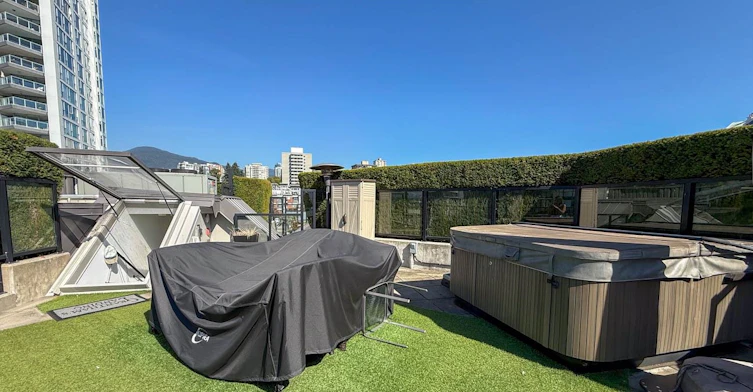 503-105 W 2nd Street, North Vancouver, BC, V7M 0E3