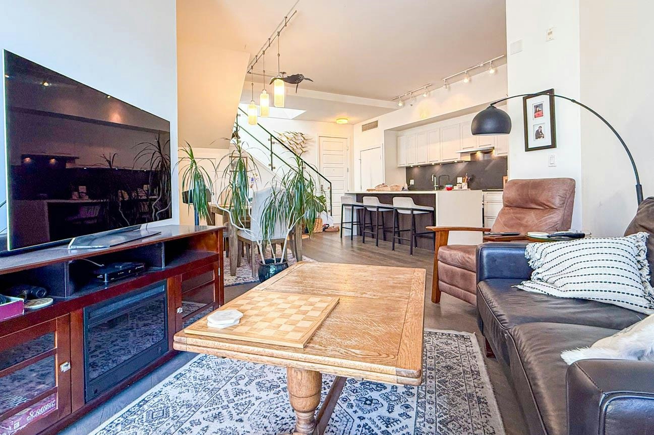503-105 W 2nd Street, North Vancouver, BC, V7M 0E3 - 9