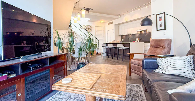 503-105 W 2nd Street, North Vancouver, BC, V7M 0E3 - 9
