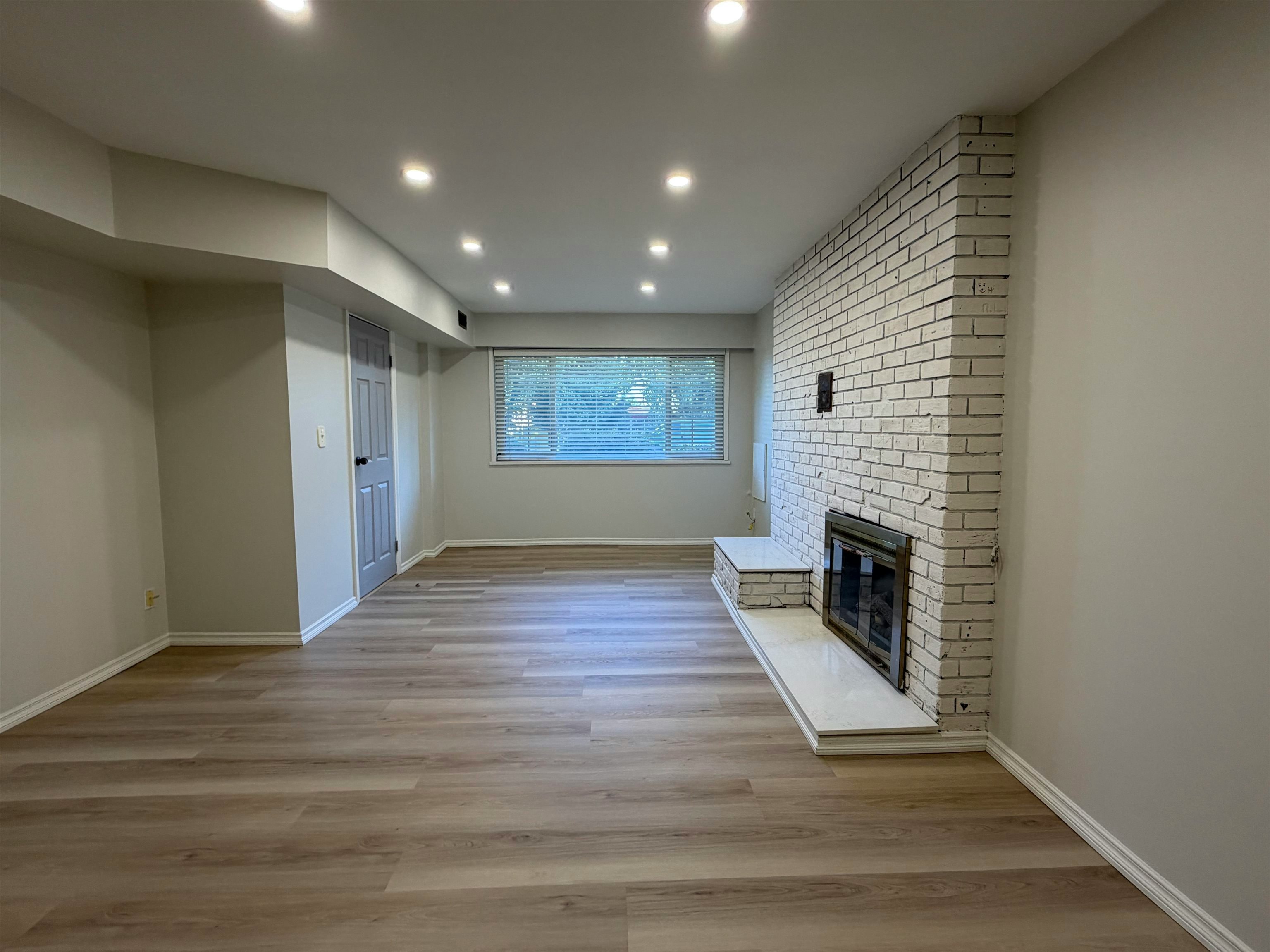 6925 Aubrey, Burnaby, BC, V5B 2E4 - 2