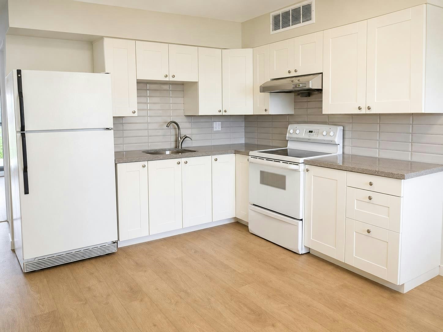 6925 Aubrey, Burnaby, BC, V5B 2E4 - 6