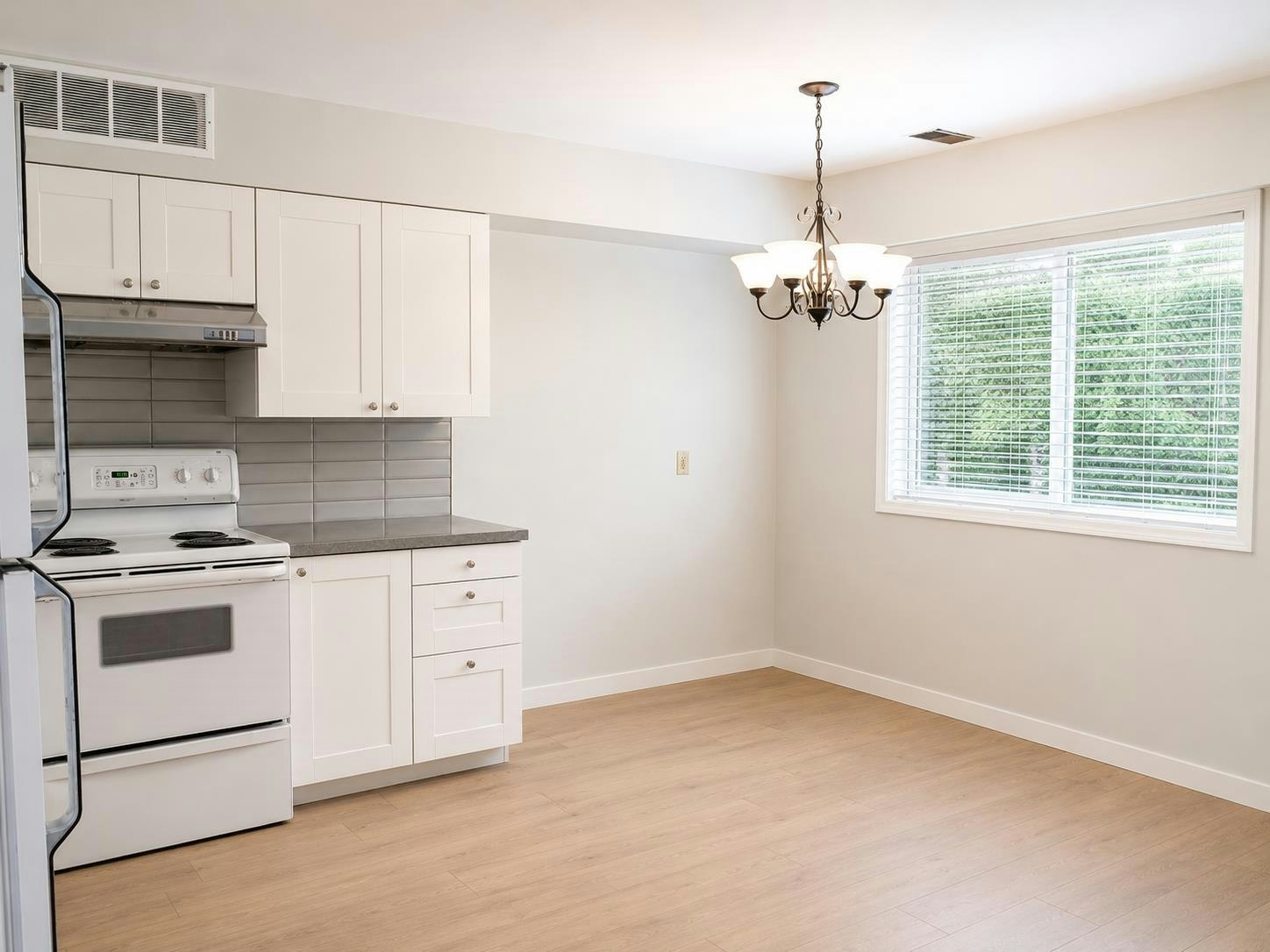 6925 Aubrey, Burnaby, BC, V5B 2E4 - 7