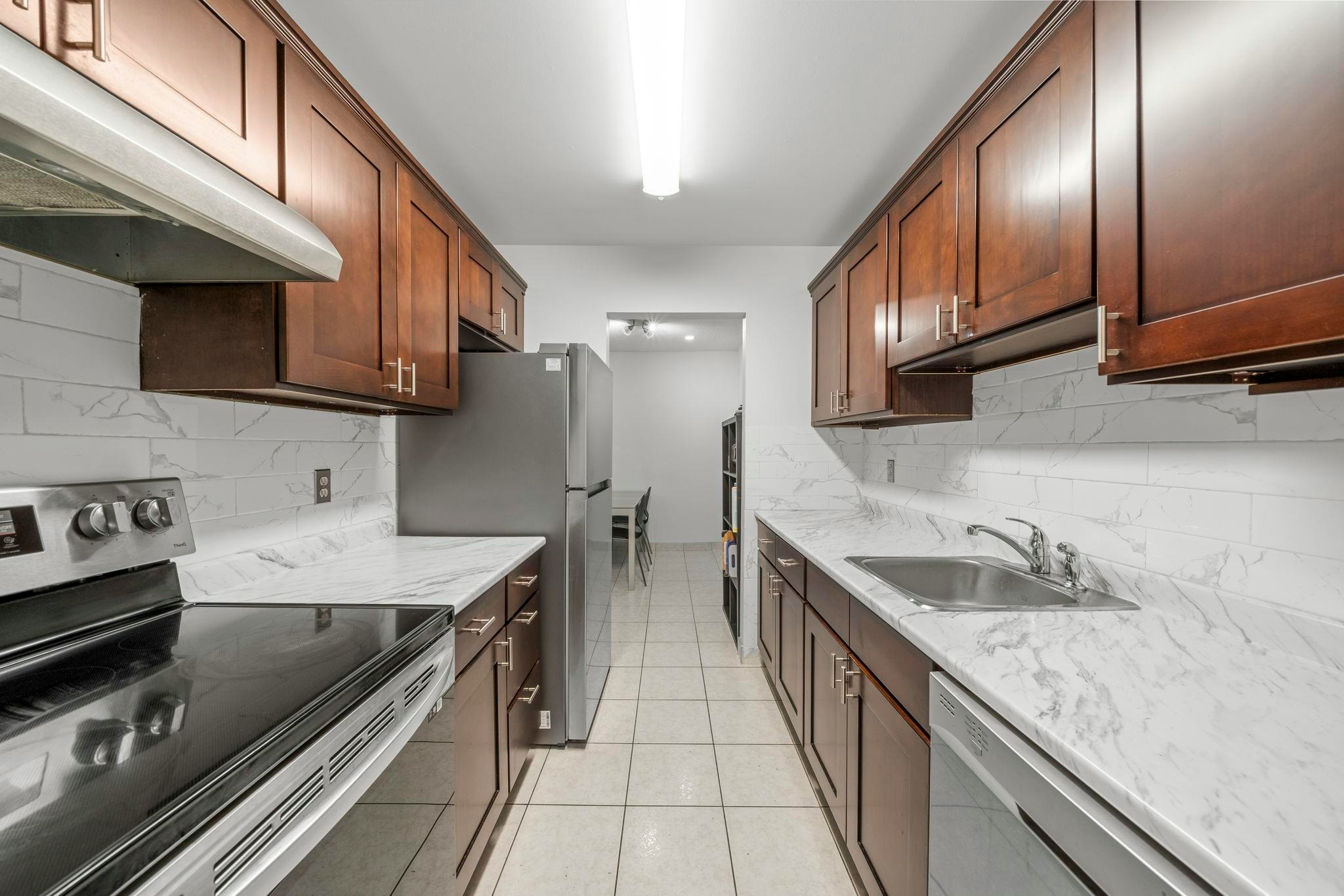 317-8511 Ackroyd Road - 3