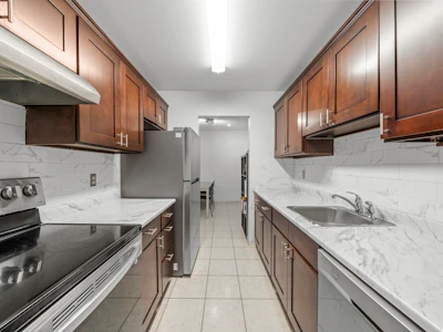 317-8511 Ackroyd Road - 3