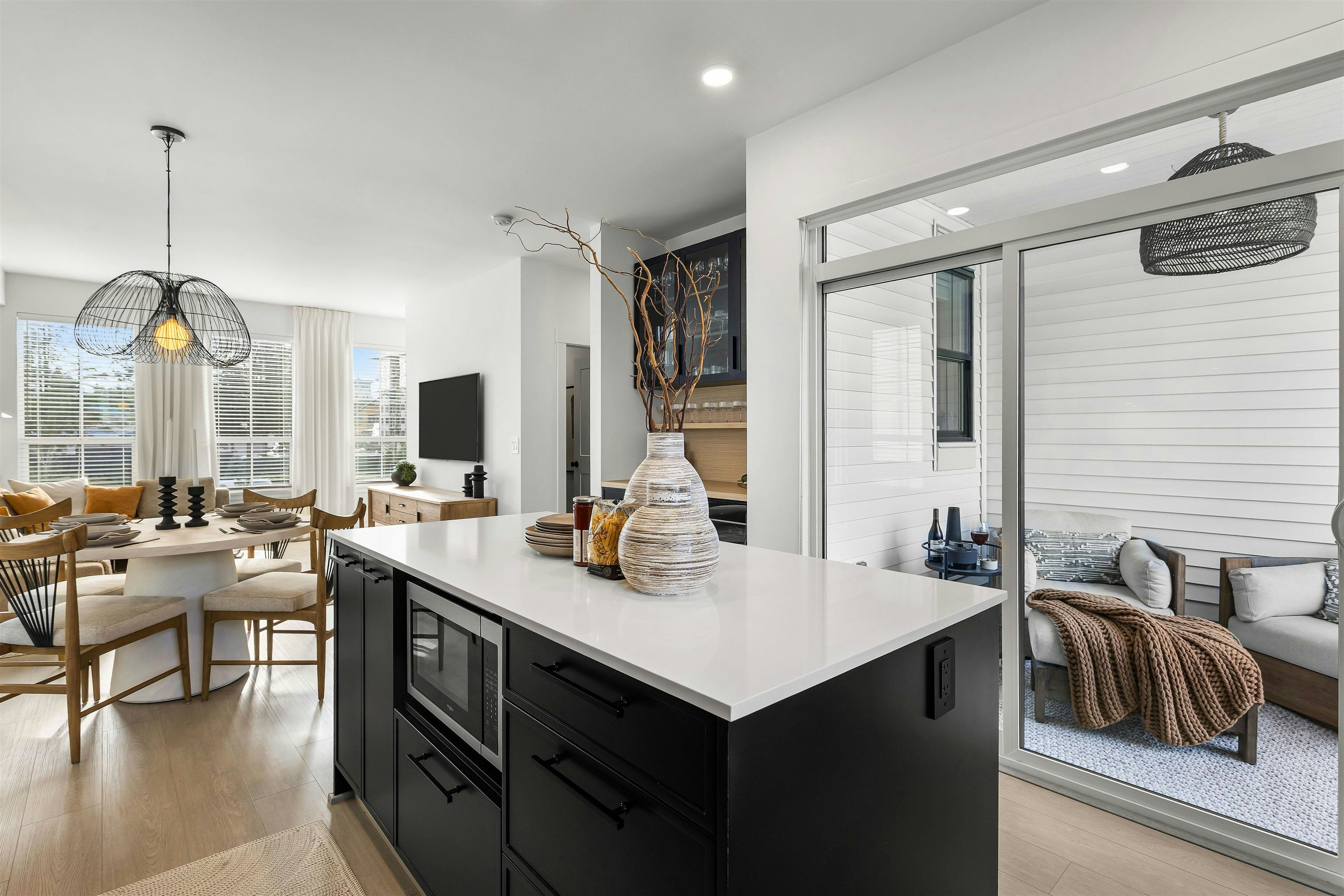 29-2891 Montrose Avenue - 5