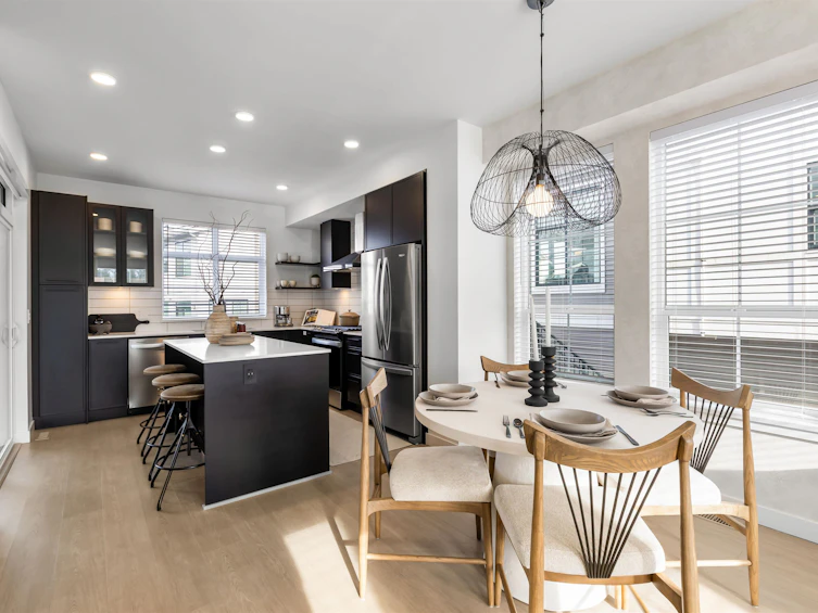 29-2891 Montrose Avenue, Abbotsford, BC - 3