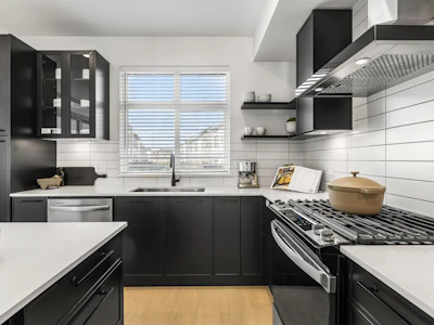 29-2891 Montrose Avenue - 4