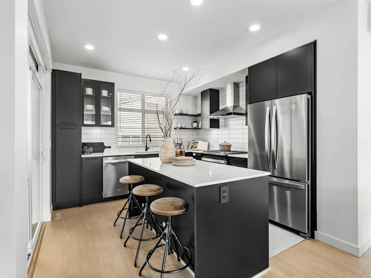 29-2891 Montrose Avenue, Abbotsford, BC - 2