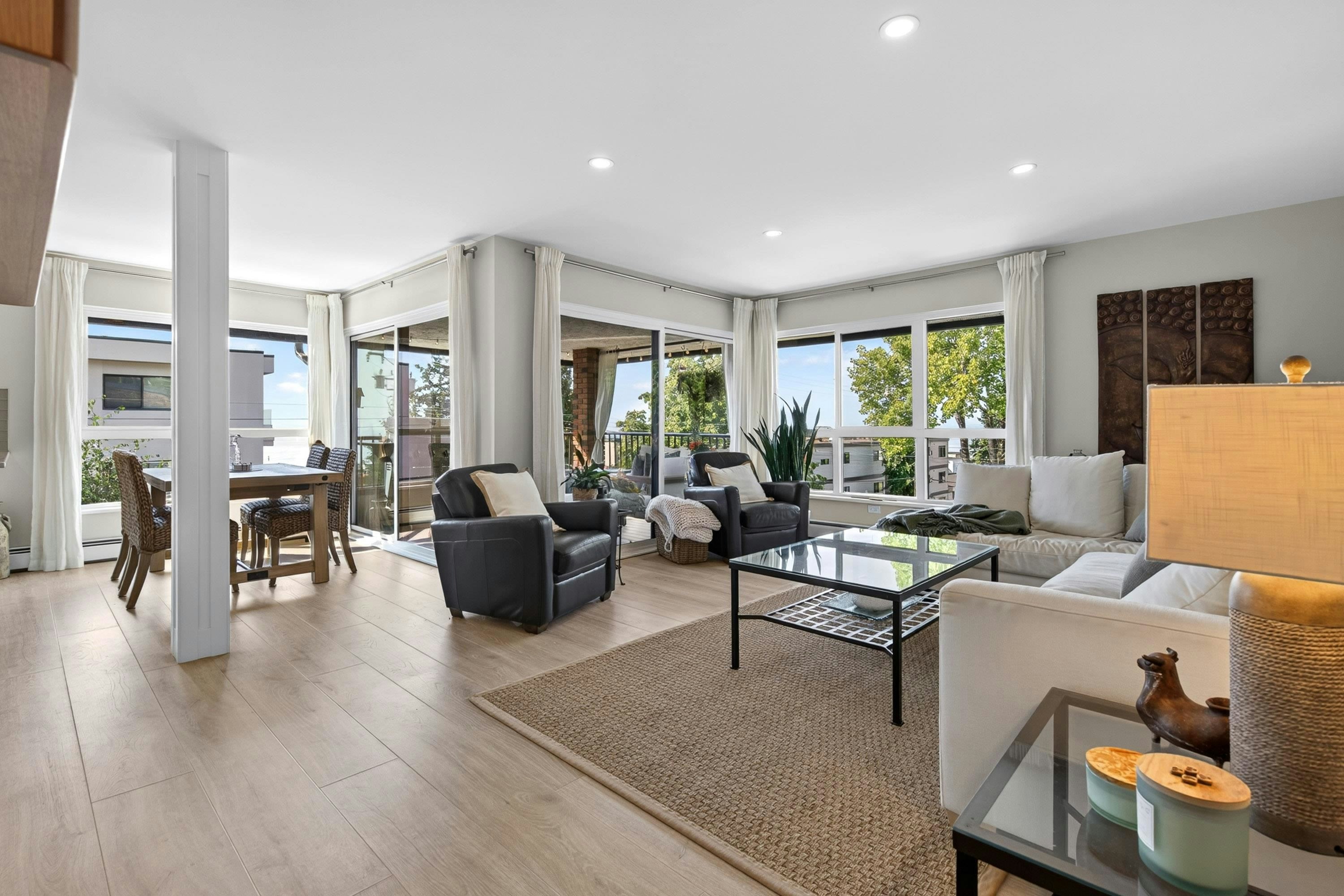 302-1290 Martin Street, Surrey, BC, V4B 3W3
