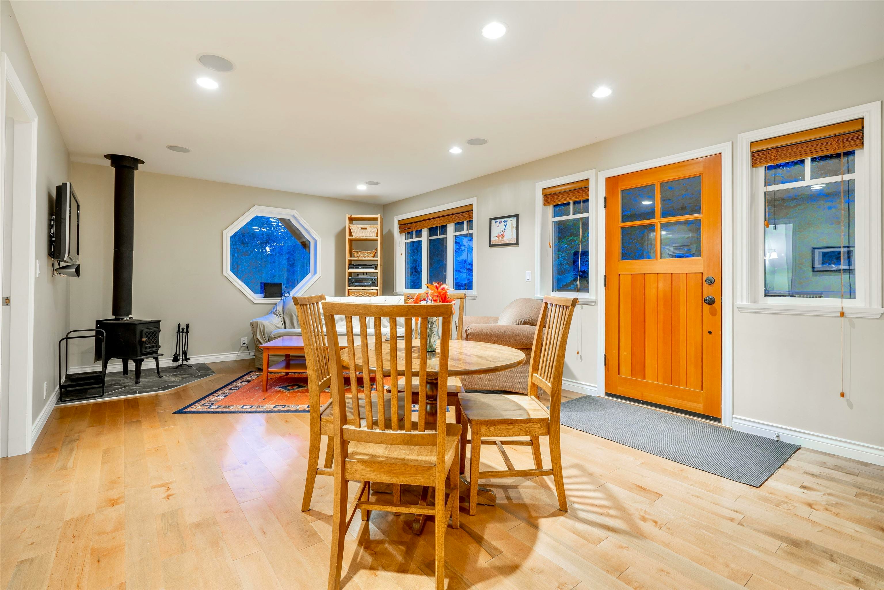 949 Arbutus Bay Lane, Bowen Island, BC, V0N 1G2 - 31