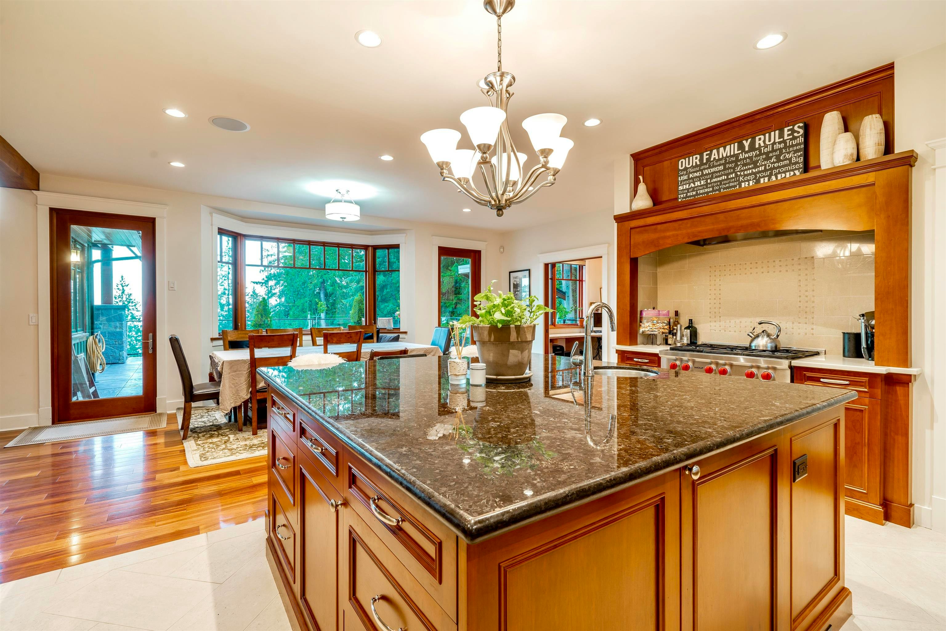 949 Arbutus Bay Lane, Bowen Island, BC, V0N 1G2 - 11