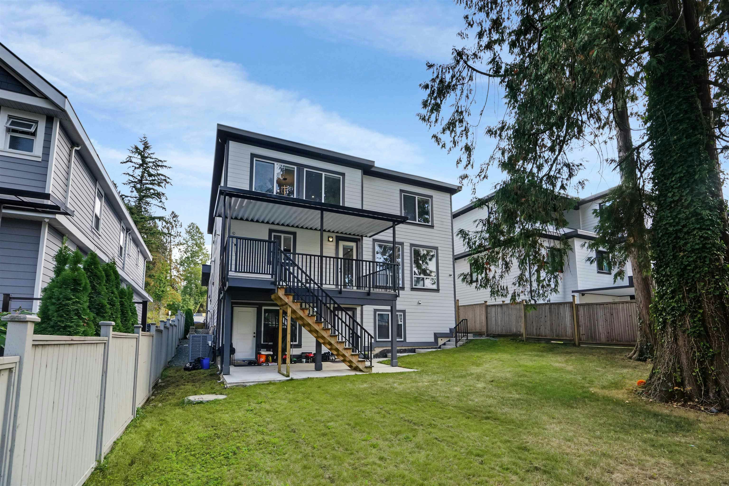 10671 127a Street, Surrey, BC, V3V 5L7 - 11