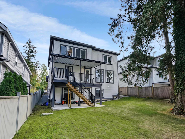 10671 127a Street, Surrey, BC, V3V 5L7 - 11