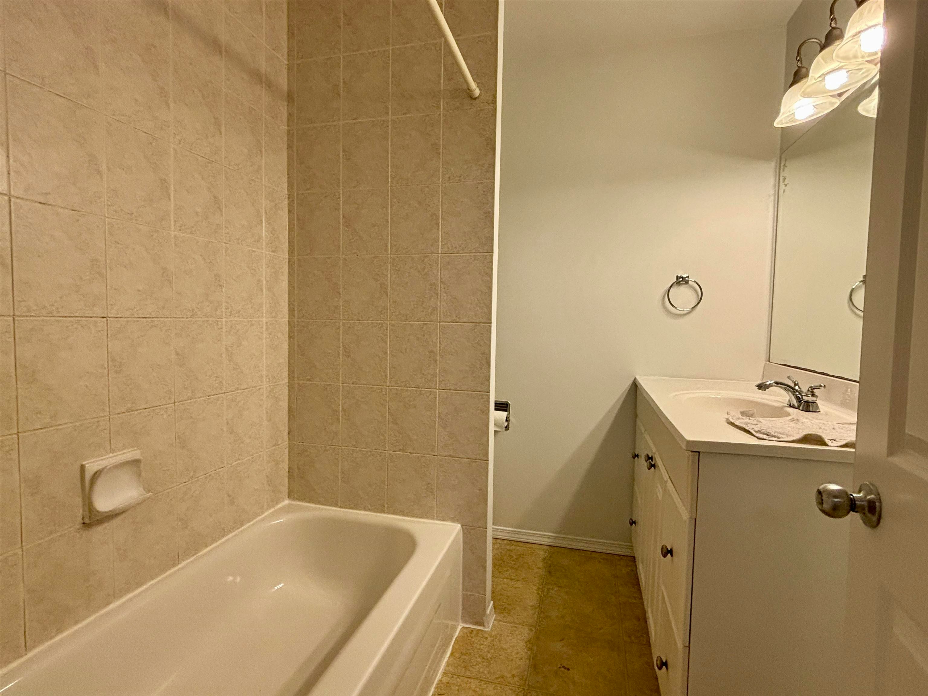 13063 103a Avenue, Surrey, BC, V3T 1S4 - 5