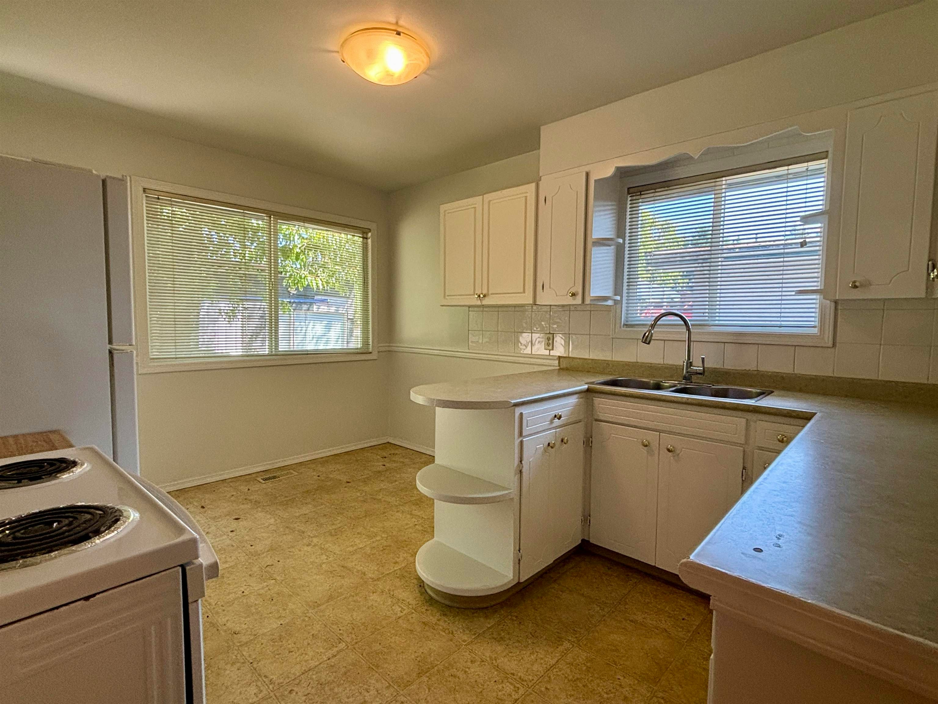 13063 103a Avenue, Surrey, BC, V3T 1S4 - 12