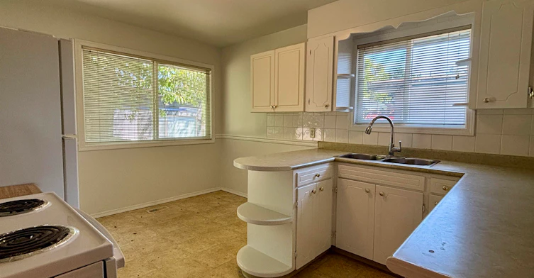 13063 103a Avenue, Surrey, BC, V3T 1S4 - 12