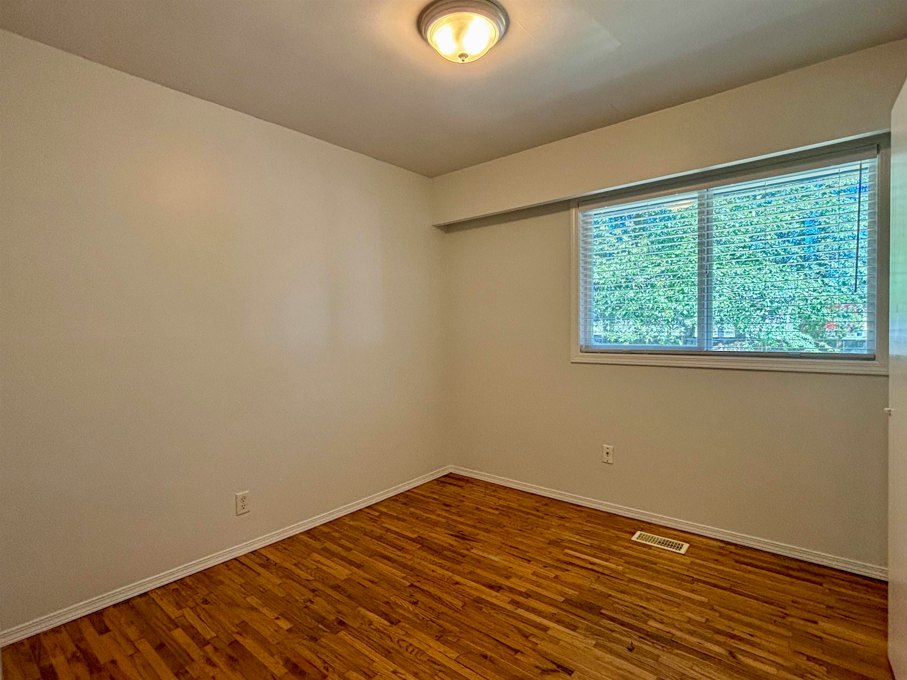 13063 103a Avenue, Surrey, BC, V3T 1S4 - 4