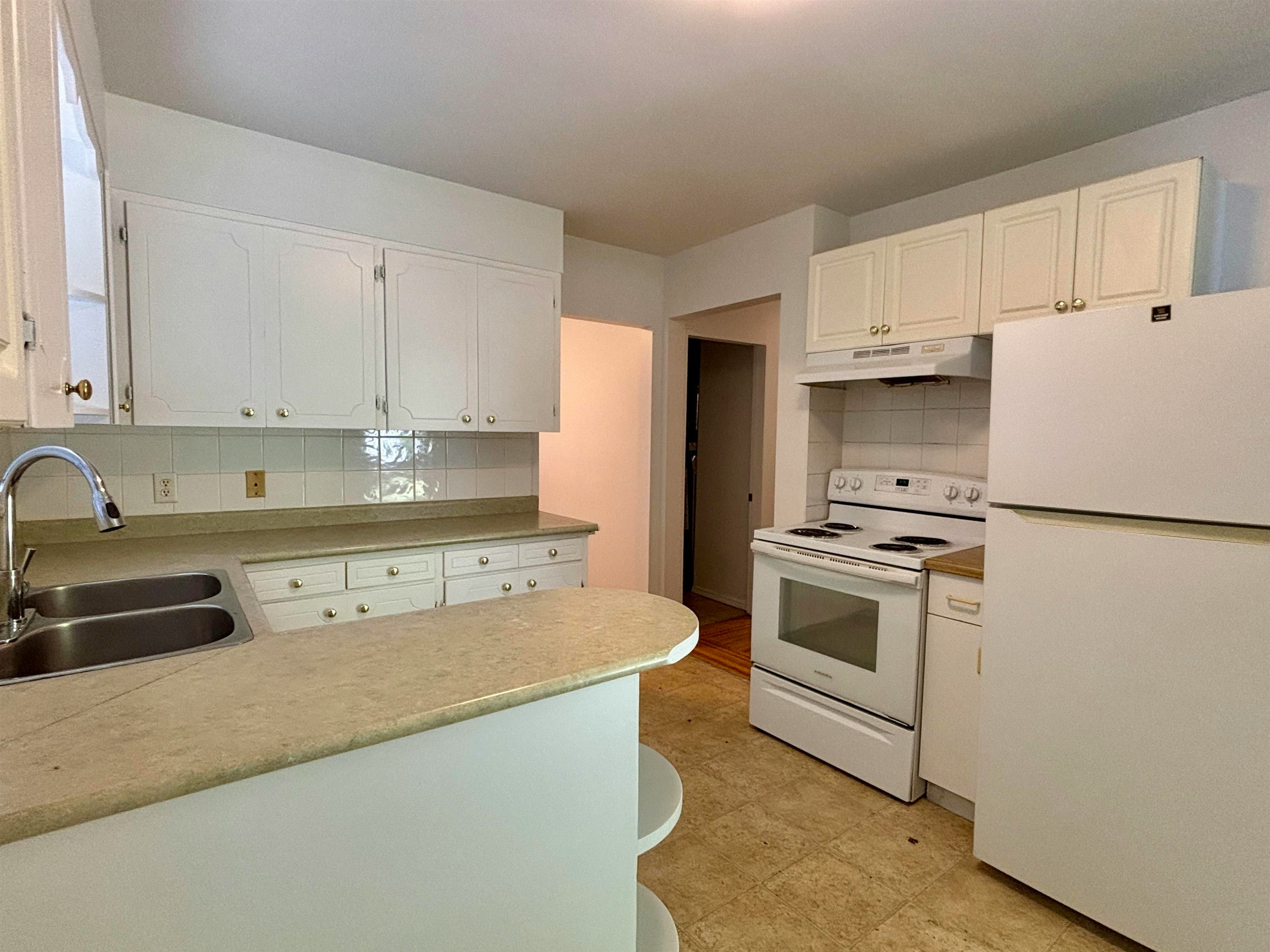 13063 103a Avenue, Surrey, BC, V3T 1S4 - 11
