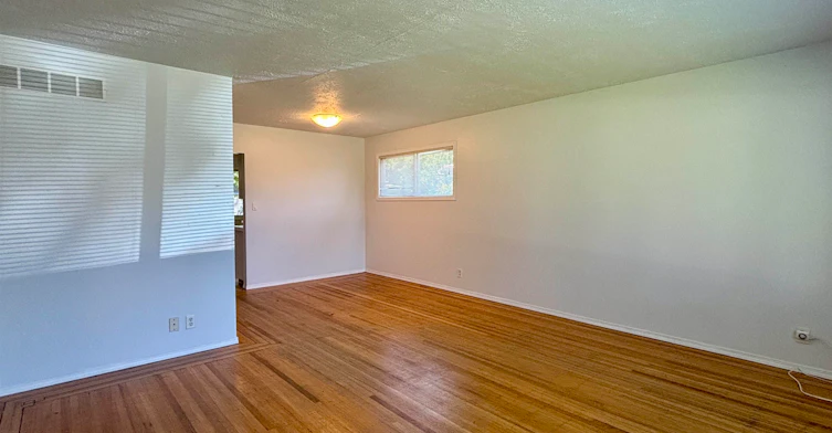 13063 103a Avenue, Surrey, BC, V3T 1S4 - 13