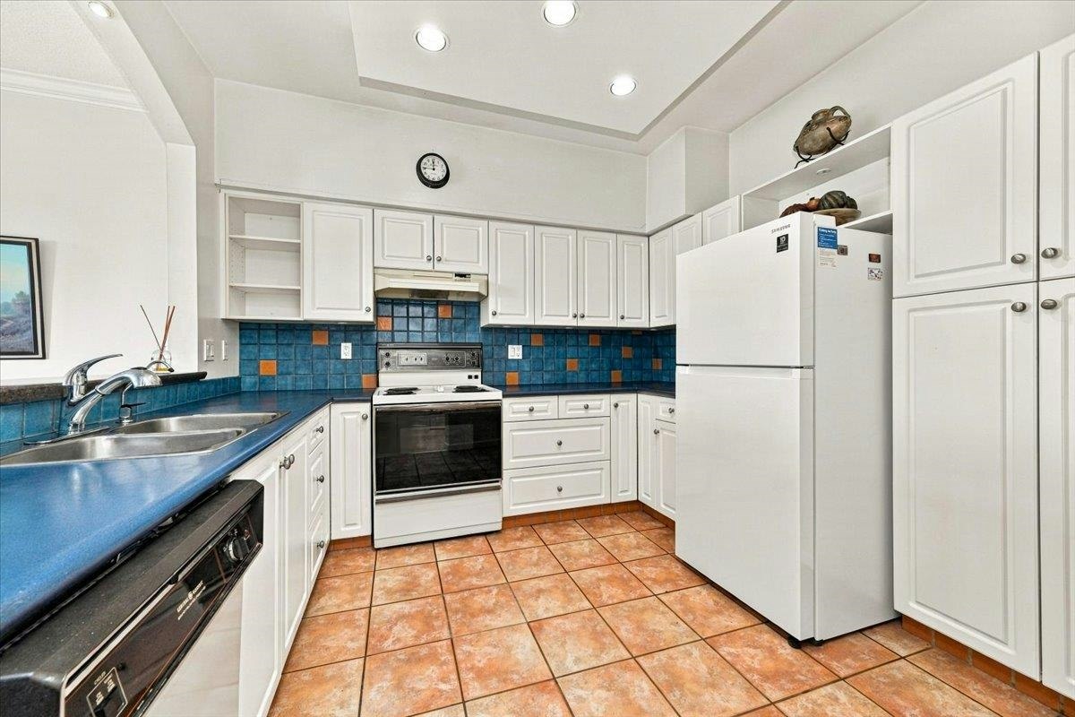 403-121 W 29th Street, North Vancouver, BC, V7N 4L6 - 11
