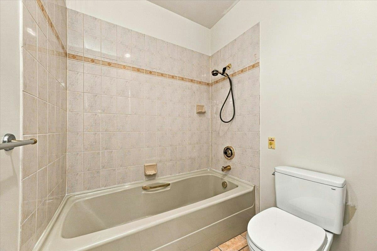 403-121 W 29th Street, North Vancouver, BC, V7N 4L6 - 20