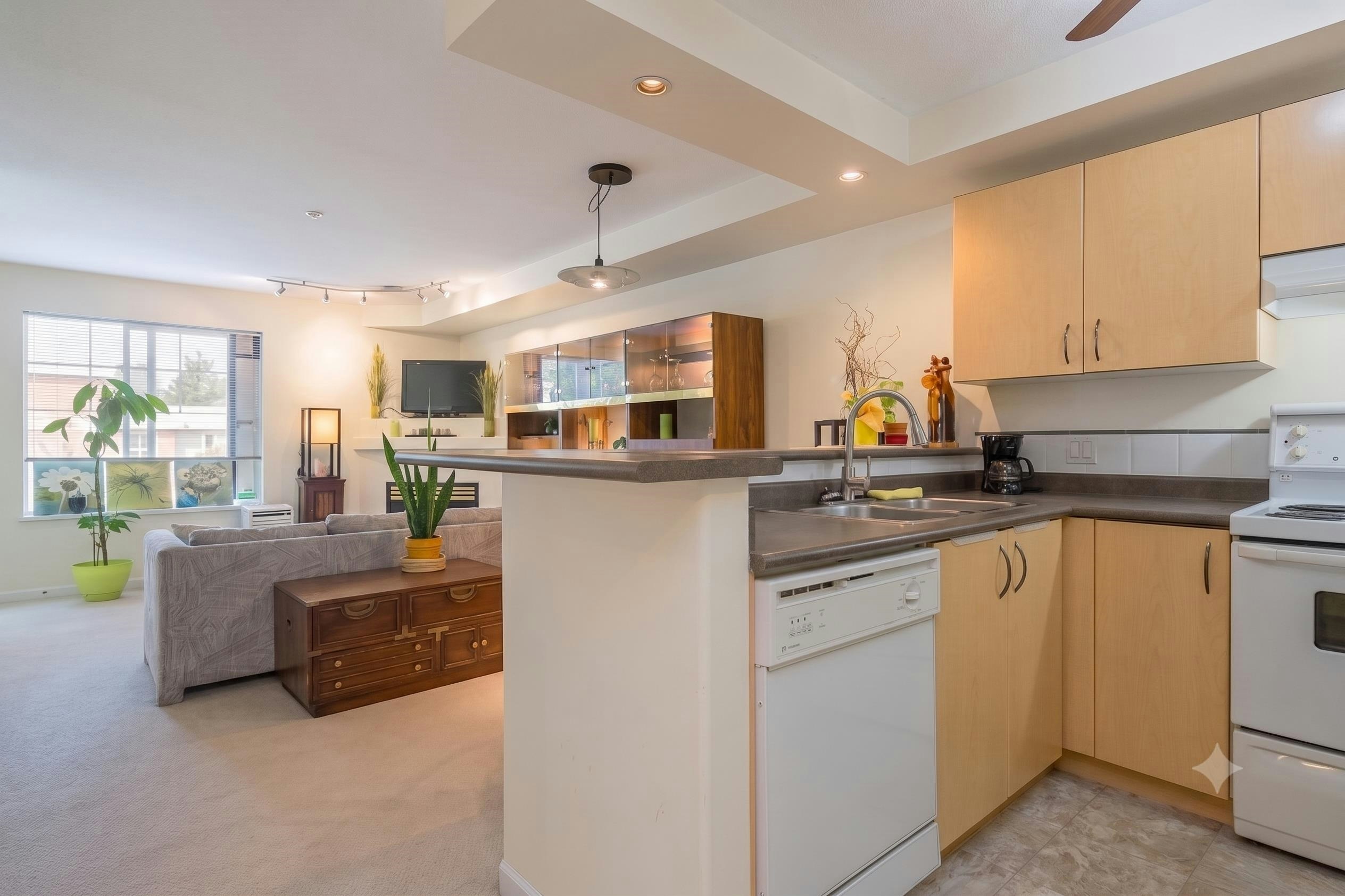 303-20200 56 Avenue, Langley, BC, V3A 8S1