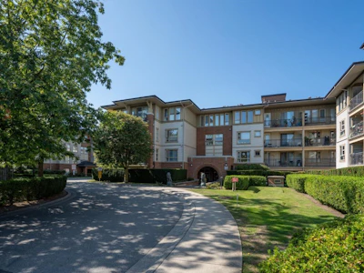 2102-5113 Garden City Road - 3