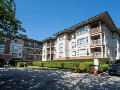 2102-5113 Garden City Road - 2