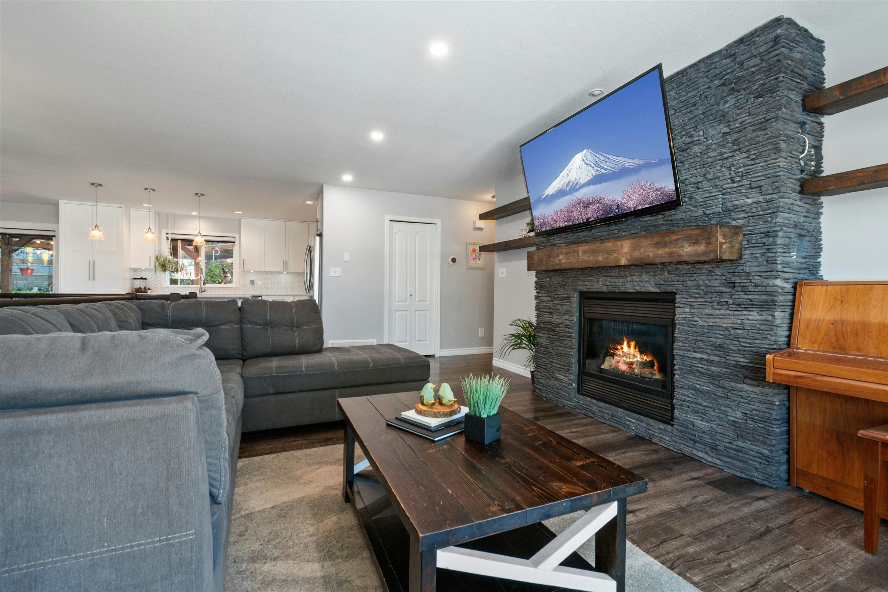 5379 Skyview Crescent, Chilliwack, BC, V2R 4G1 - 17