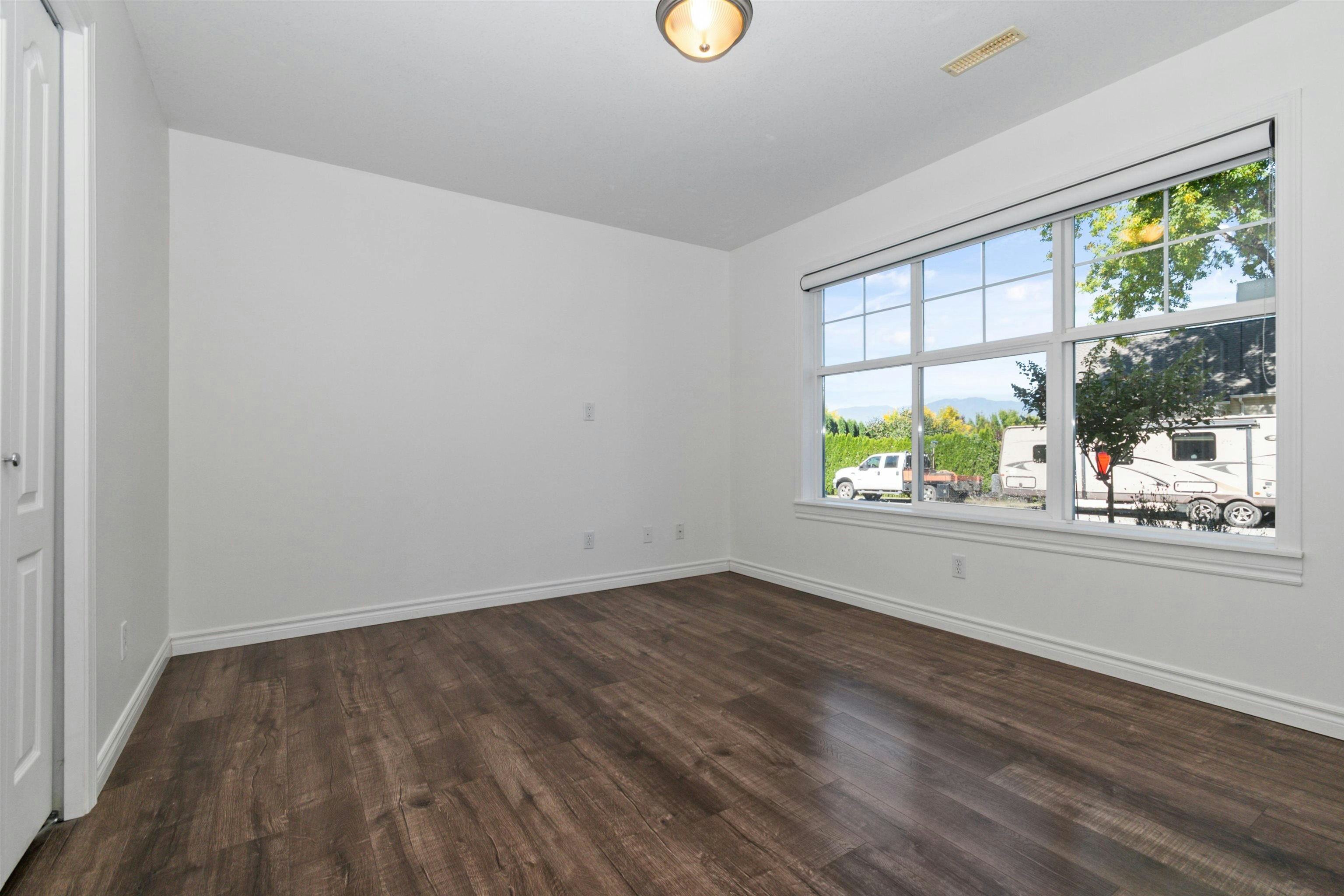 5379 Skyview Crescent - 4