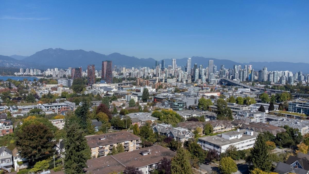 2372 Maple Street - 3