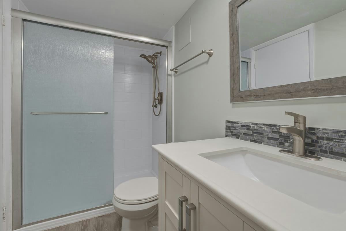 302-3755 Bartlett Court, Burnaby, BC, V3J 7G7 - 17