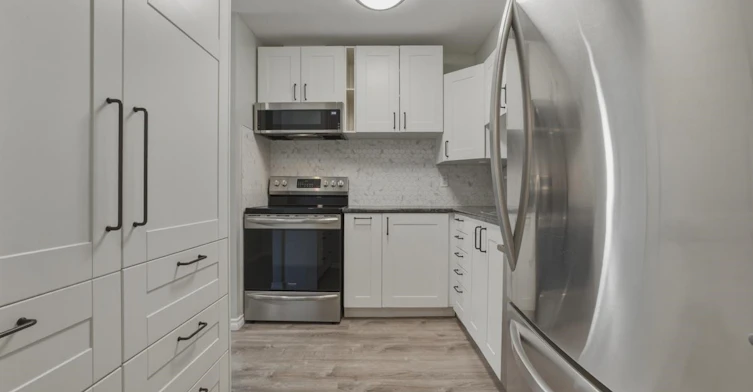 302-3755 Bartlett Court, Burnaby, BC, V3J 7G7 - 11