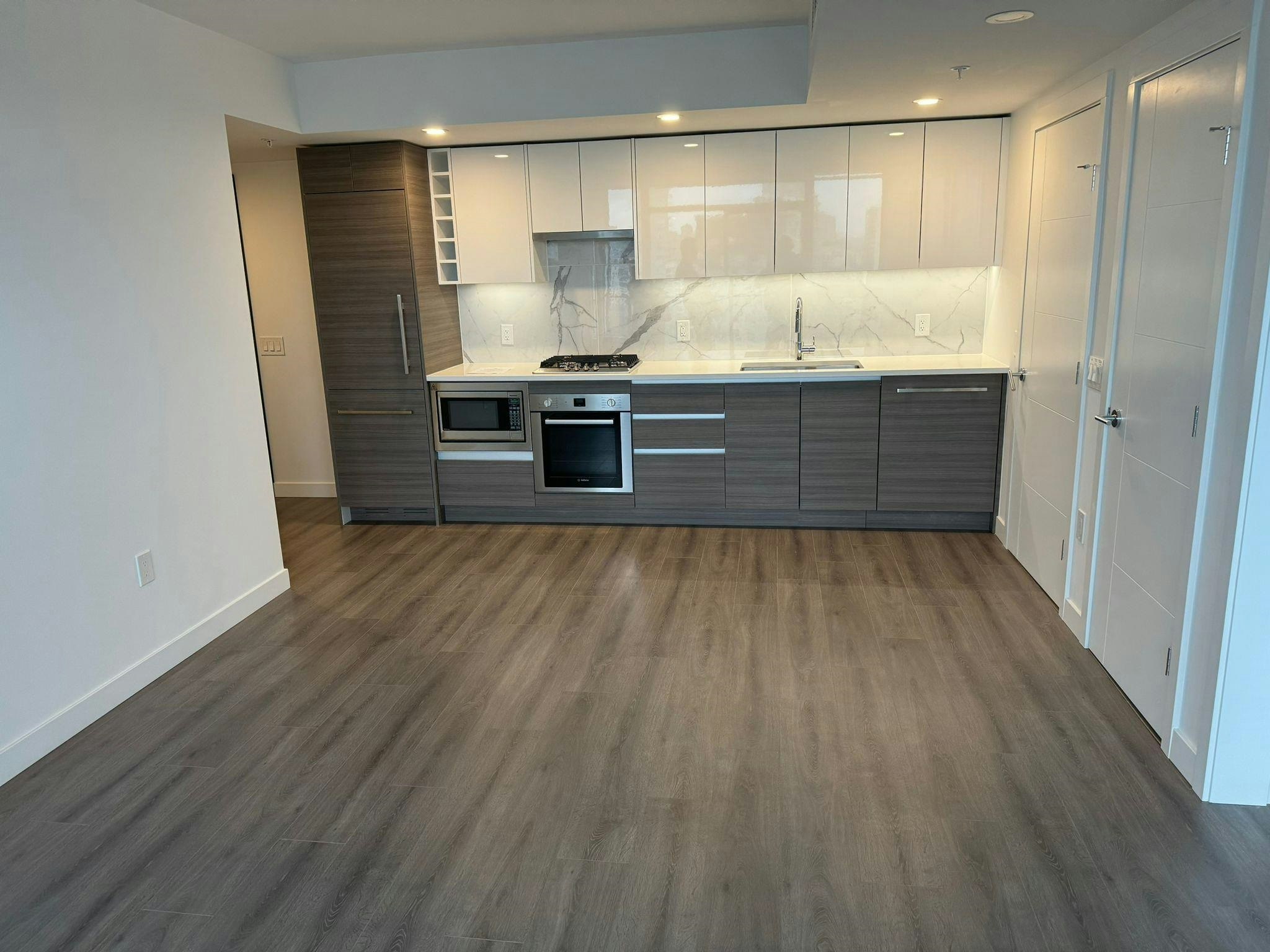 2xxx-823 Carnarvon Street, New Westminster, BC, V3M 0N5 2