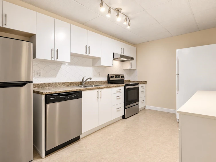 2902 Paul Lake Court, Coquitlam, BC, V3C 6A3 - 19